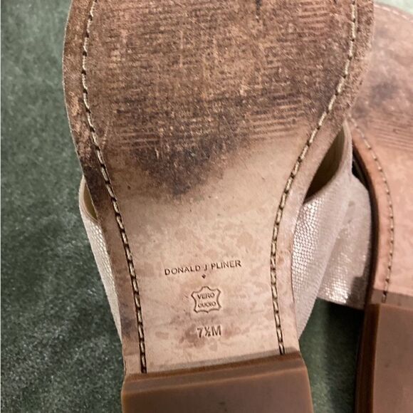 #100 DONALD J PLINER Champagne Ankle Strap Sandals - Picture 7 of 9